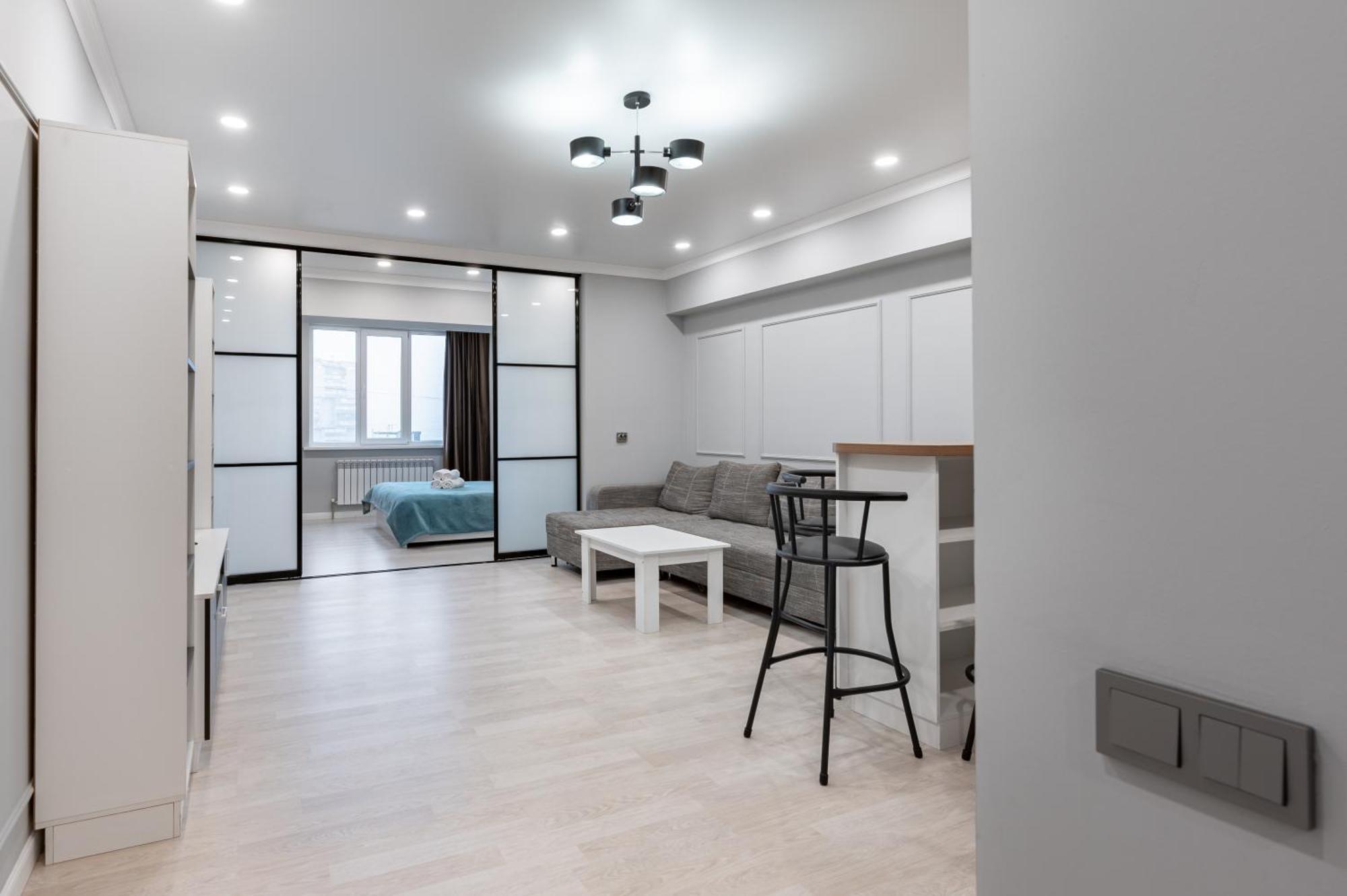 One Bedroom Apartment Next To Arbat In The Heart Of אלמטי מראה חיצוני תמונה